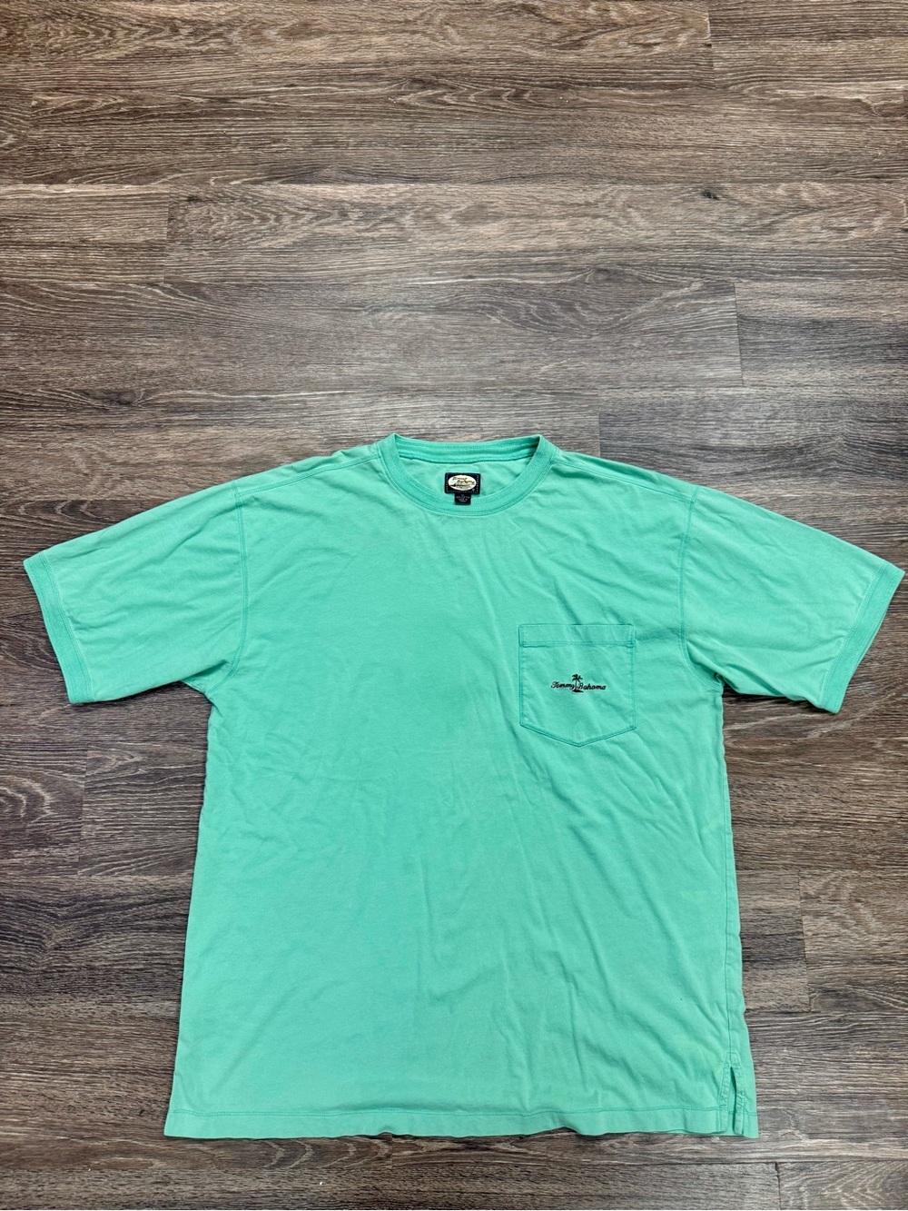 Tommy Bahama XL Aqua Pocket T-Shirt Embroidered Logo 100% Cotton Relax Fit